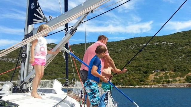 korfu segeln alleinziehend kind sommerurlaubBug